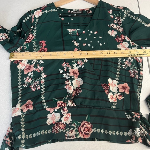 New York & Company Floral Green Full‎ Sleeve Tie Waist Faux Wrap Top Size S - Picture 13 of 14